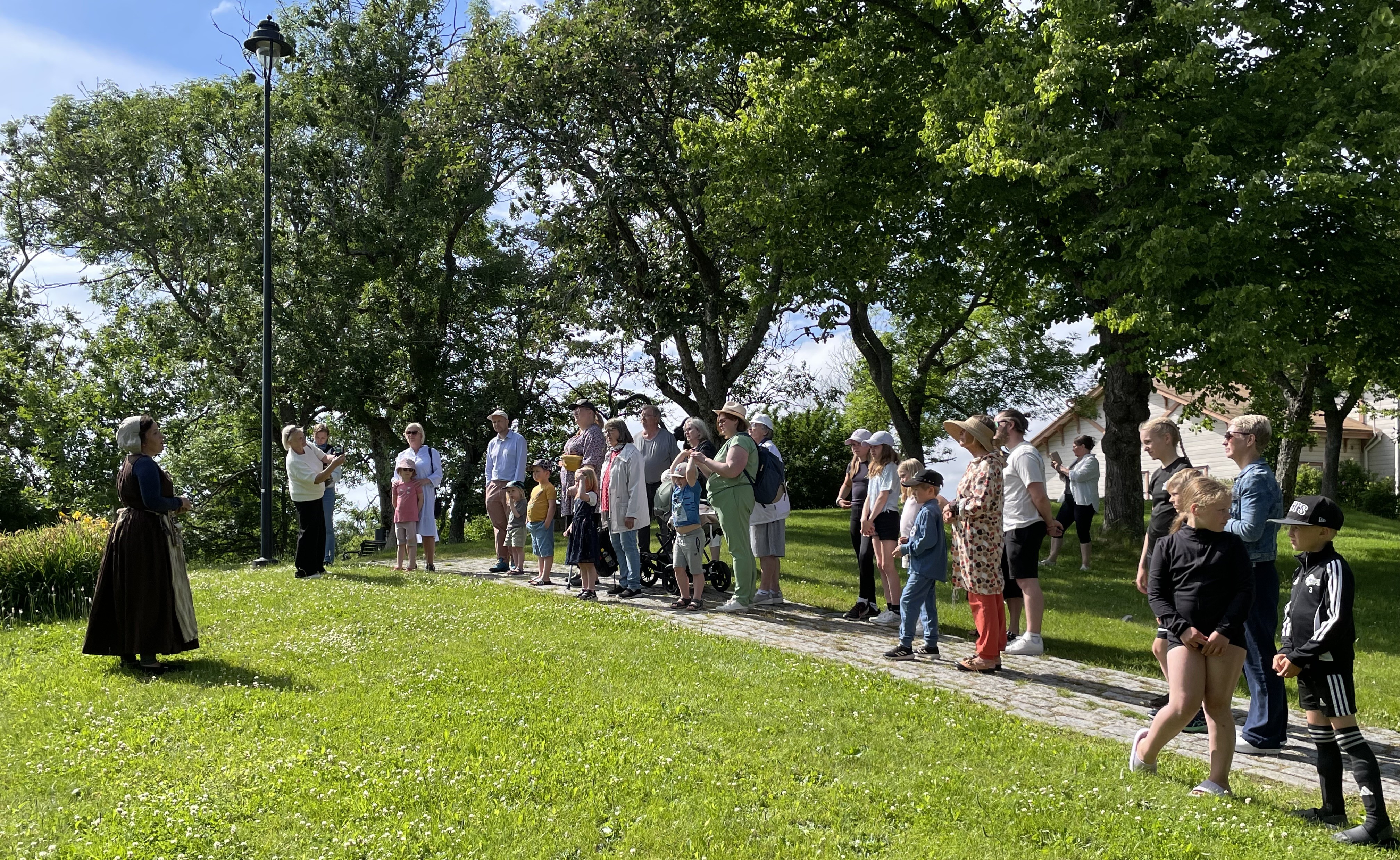 Lasten kummituskierros