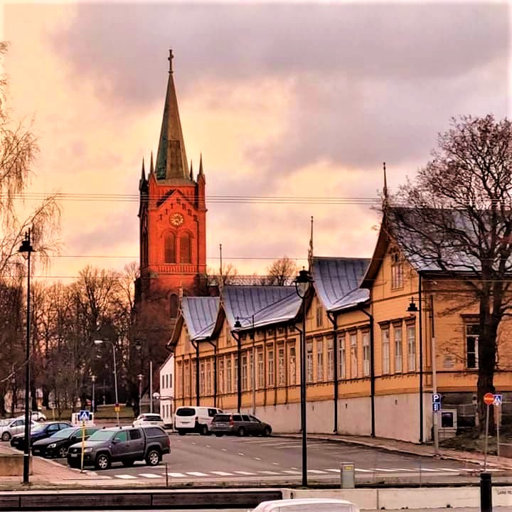 Uusi kirkko ja kirjasto