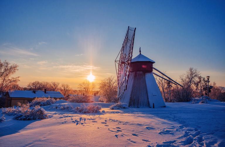 Talvinen aurinko Myllymäellä