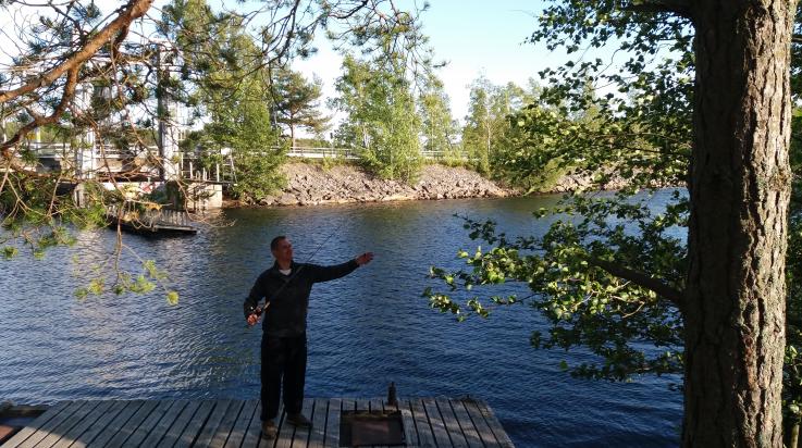 Kalastaja rannalla