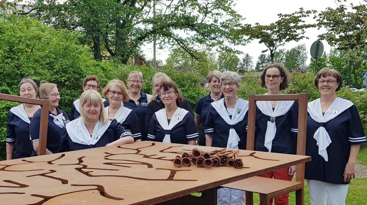 Matkailuoppaat yhteiskuvassa