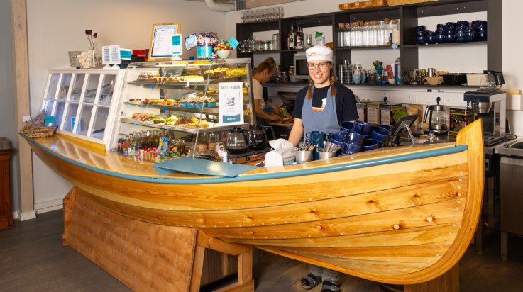 Paapuurin tiski ja Ilona yrittäjä