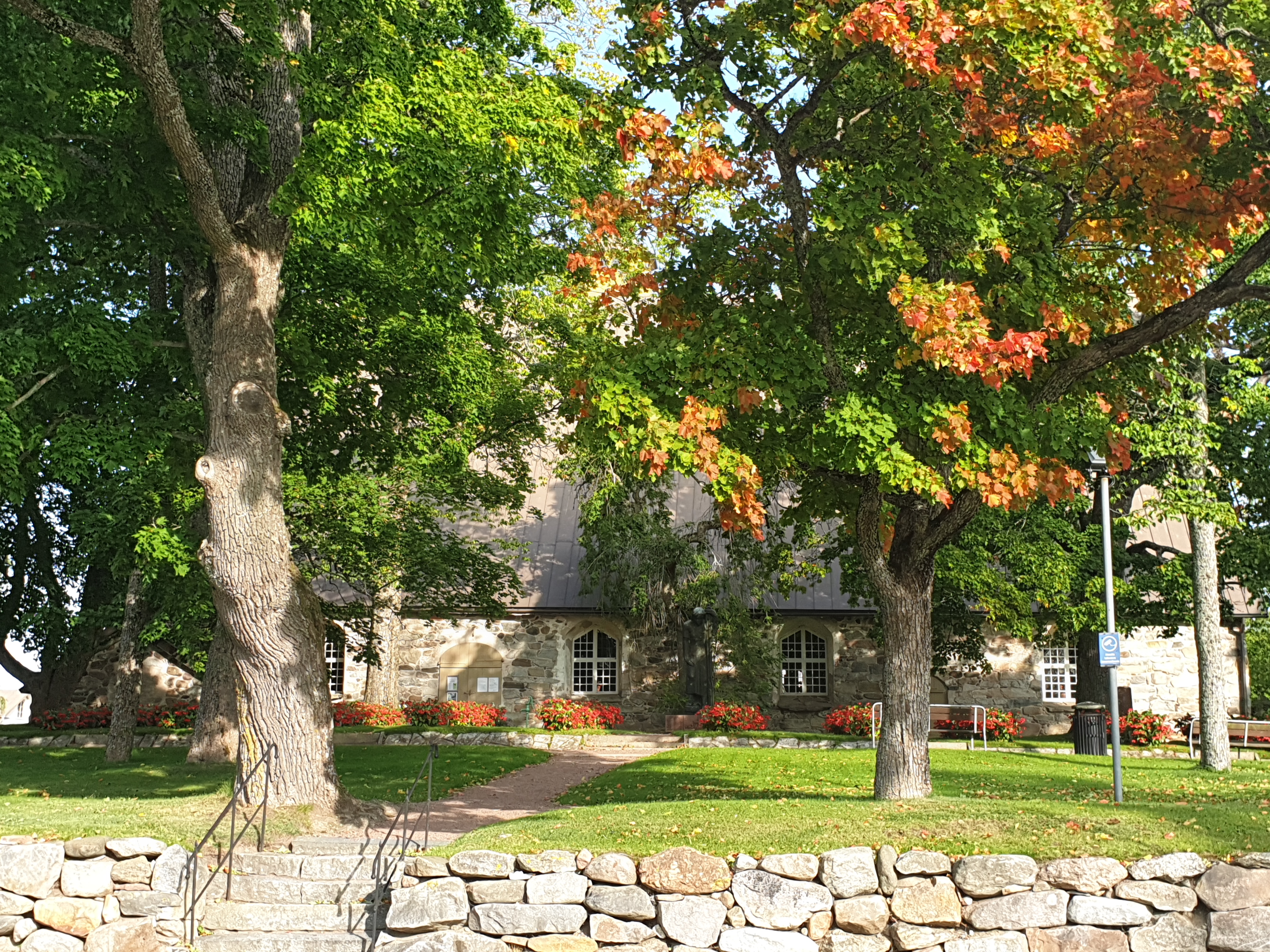 Vanhan kirkon edustaa